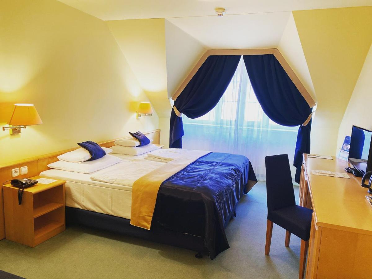 Parkhotel Na Baracke Nova Dubnica Exterior photo