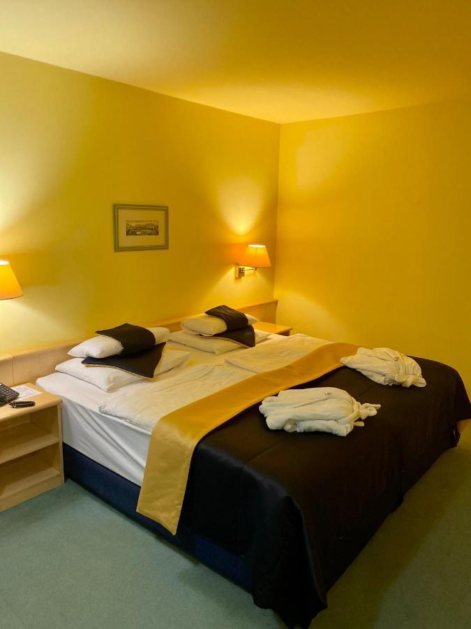 Parkhotel Na Baracke Nova Dubnica Exterior photo