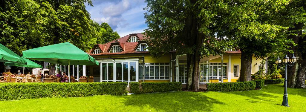 Parkhotel Na Baracke Nova Dubnica Exterior photo