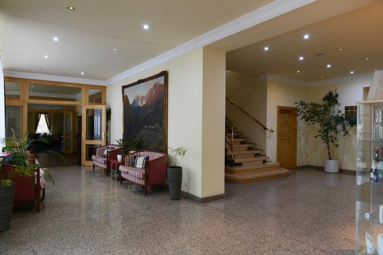 Parkhotel Na Baracke Nova Dubnica Exterior photo